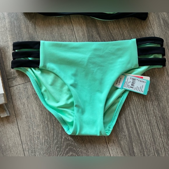 Seafolly Block Party Bikini Set in Rare Teal Color. Size 12 - Picture 7 of 12